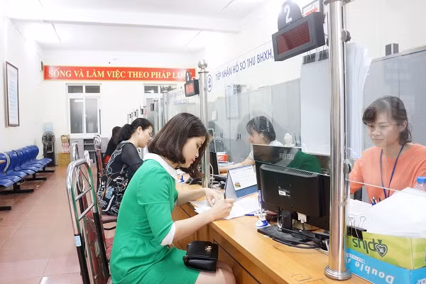 Bảo hiểm xã hội Việt Nam đưa ra nhiều giải pháp theo hướng dễ hiểu, dễ tiếp cận, đảm bảo tính khả thi, tạo thuận lợi cho cá nhân, tổ chức nộp bảo hiểm xã hội.
