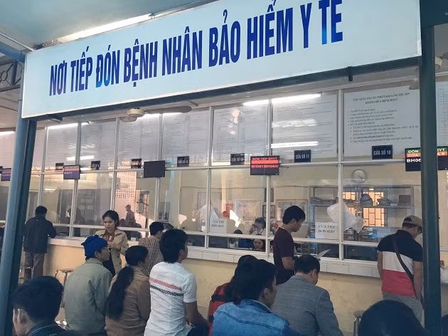 Tháng 10 cả nước có khoảng 16,268 triệu lượt người khám chữa bệnh bảo hiểm y tế nội trú và ngoại trú.