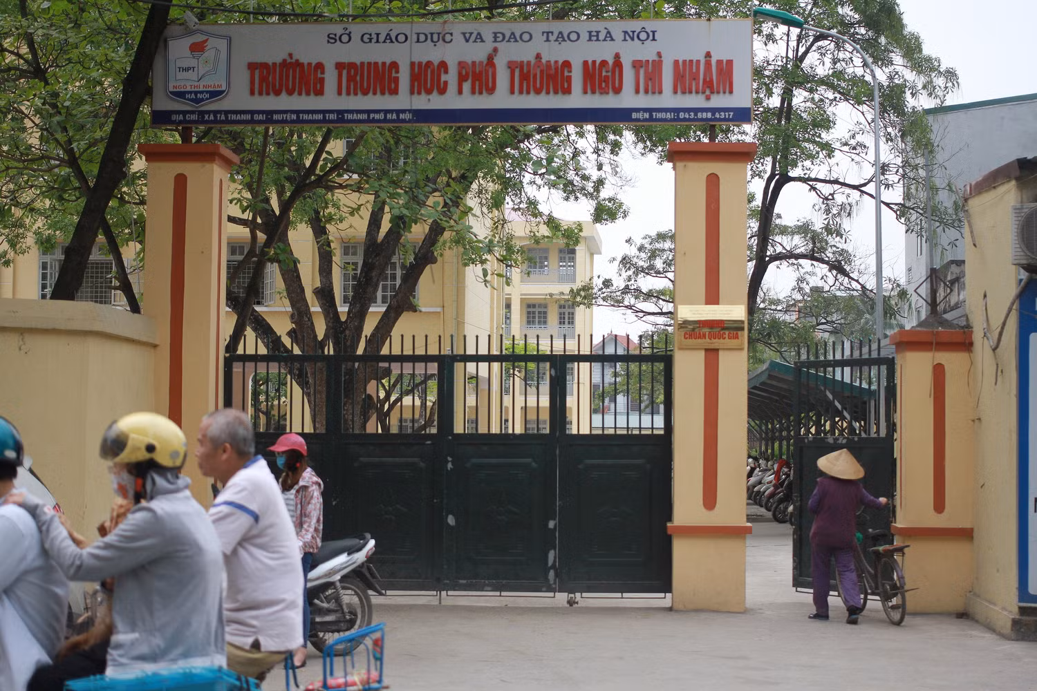 Vấn đề lạm thu ở Trường Trung học Phổ Thông Ngô Thì Nhậm cần thiết phải xử lý triệt để (ảnh Trinh Phúc).