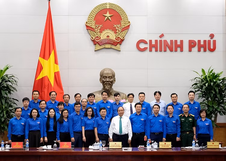 Thủ tướng bày tỏ mong muốn lắng nghe tâm tư, nguyện vọng, kiến nghị của thanh niên để xử lý, tạo điều kiện cho Đoàn Thanh niên làm tốt hơn (ảnh nguồn chinhphu.vn). Thủ tướng bày tỏ mong muốn lắng nghe tâm tư, nguyện vọng, kiến nghị của thanh niên để xử lý, tạo điều kiện cho Đoàn Thanh niên làm tốt hơn (ảnh nguồn chinhphu.vn).