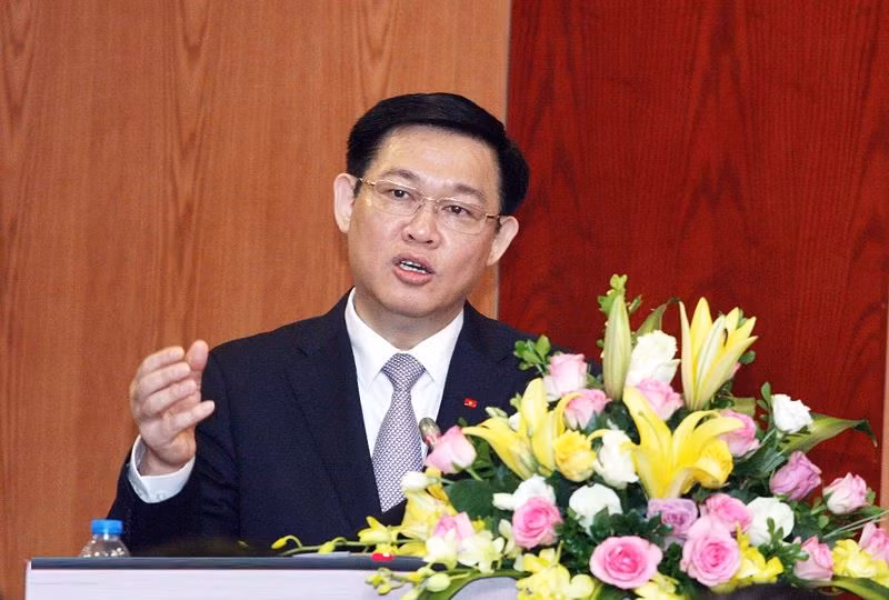 Phó Thủ tướng Vương Đình Huệ cũng khẳng định với các cử tri là giảng viên, sinh viên rằng, xã hội hoá giáo dục không đồng nghĩa với tình trạng lạm thu trong giáo dục - ảnh chinhphu.vn. Phó Thủ tướng Vương Đình Huệ cũng khẳng định với các cử tri là giảng viên, sinh viên rằng, xã hội hoá giáo dục không đồng nghĩa với tình trạng lạm thu trong giáo dục - ảnh chinhphu.vn.
