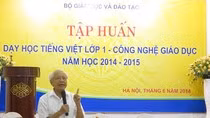 Giáo sư Hồ Ngọc Đại tập huấn cho giáo viên về sách giáo khoa Tiếng Việt - Công nghệ giáo dục, ảnh: doanhnghiepvn.vn