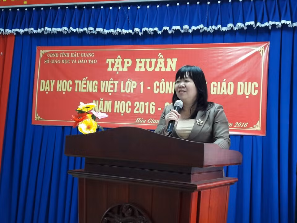 Hậu Giang tổ chức lớp tập huấn dạy học Tiếng Việt lớp 1 – chương trình công nghệ giáo dục (CGD) cho cán bộ quản lý và giáo viên năm học 2016-2017. Ảnh: Sở Giáo dục và Đào tạo Hậu Giang. Hậu Giang tổ chức lớp tập huấn dạy học Tiếng Việt lớp 1 – chương trình công nghệ giáo dục (CGD) cho cán bộ quản lý và giáo viên năm học 2016-2017. Ảnh: Sở Giáo dục và Đào tạo Hậu Giang.