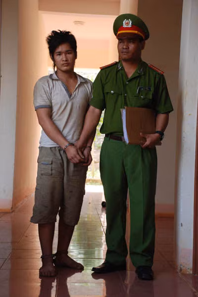 Hành trình truy tìm gã sát thủ có "hàng nóng" ảnh 1 Hành trình truy tìm gã sát thủ có "hàng nóng", An ninh - Hình sự, giet nguoi, hang nong, sung quan dung, tin hinh su, tron chay, truy na, bao cong an, bao an ninh, bao