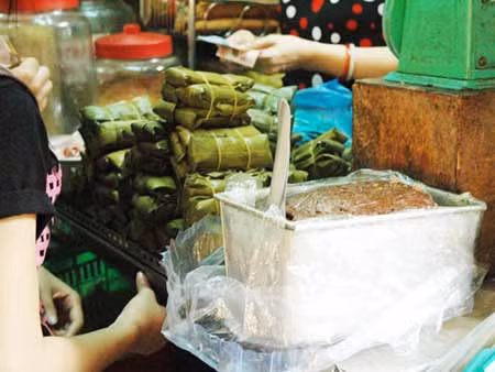Patê bán ở chợ khó bảo đảm chất lượng. Can canh cong nghe lam pa te ban