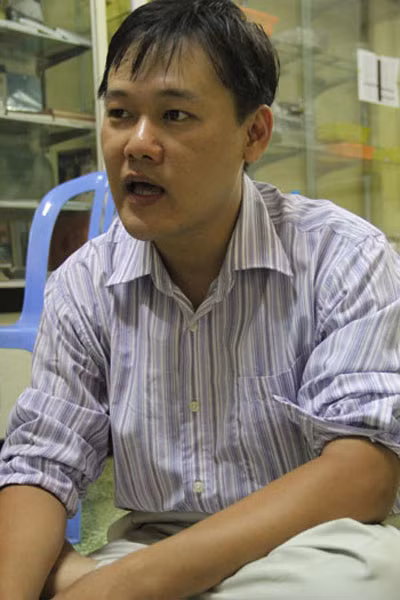 Thầy Lê Trung Kiên, Phó giám đốc trung tâm cho biết:“Từ trước tới giờ ở nước ta đã có nhiều trường hợp có dòng diện chạy trong người nhưng chưa có trường hợp nào tích và phóng được một nguồn điện mạnh như trường hợp của cháu T.” Thầy Lê Trung Kiên, Phó giám đốc trung tâm cho biết:“Từ trước tới giờ ở nước ta đã có nhiều trường hợp có dòng diện chạy trong người nhưng chưa có trường hợp nào tích và phóng được một nguồn điện mạnh như trường hợp của cháu T.”