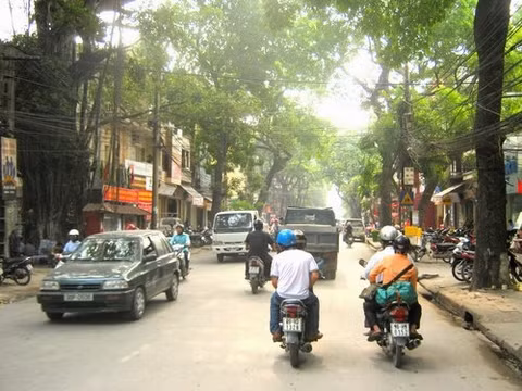 Phố Lò Đúc sẽ được quây hàng rào cố định để thi công cả ngày lẫn đêm Ảnh minh họa