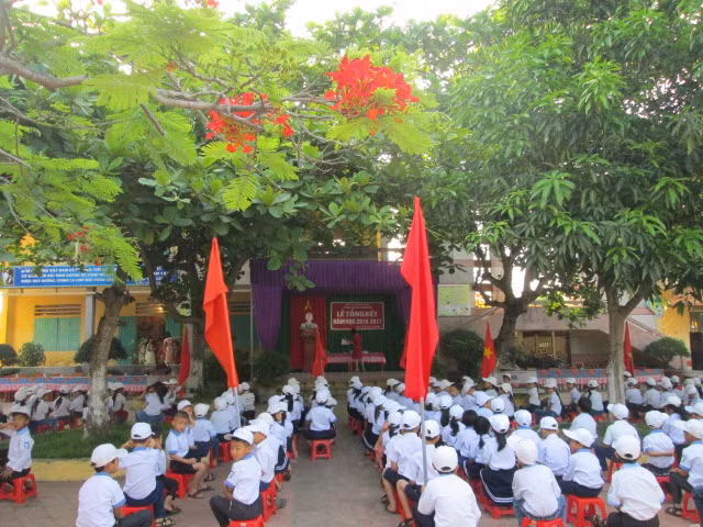 Bất lực vì lắm khoản thu, phụ huynh trường Giao Thịnh B khẩn cầu giúp đỡ