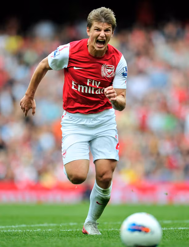 09. Andrey Arshavin: Dù không gắn bó với Arsenal lâu năm nhưng Arshavin vẫn là công cụ quảng bá hình ảnh hữu hiệu, đặc biệt tại Nga, khi tiền vệ này vẫn là ngôi sao sáng nhất. Có lẽ bởi vậy mà Arsenal không muốn bán anh đi ở Hè vừa qua.