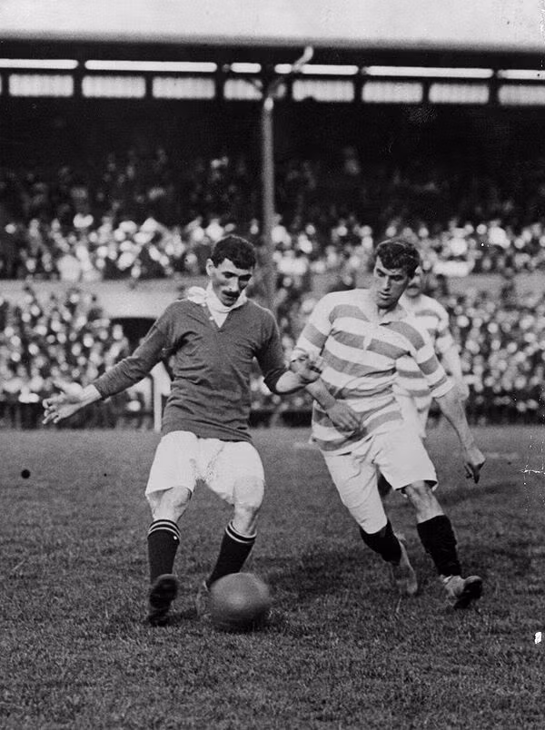 Những trận đấu đầu tiên của Man Utd tại Old Trafford