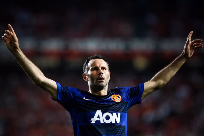 Giggs. Chuyên môn tuyệt vời nhưng cuộc đời quá bê bối. Không cần phải nói quá nhiều về Giggs