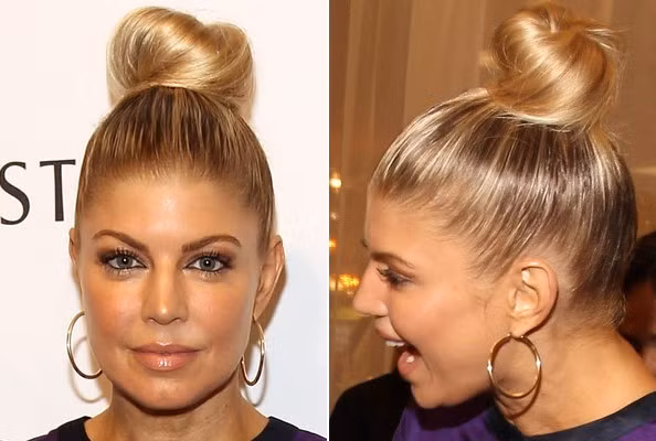 Fergie có mái tóc búi khá trau truốt và cầu kỳ, nó khiến cô ca sỹ cá tính này trông trẻ trung và đáng yêu hơn.