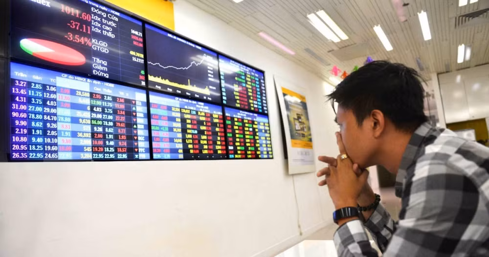 Tiến tới quy định doanh nghiệp phát hành trái phiếu ra công chúng và niêm yết trái phiếu phải được định mức tín nhiệm. Ảnh minh hoạ: VGP Tiến tới quy định doanh nghiệp phát hành trái phiếu ra công chúng và niêm yết trái phiếu phải được định mức tín nhiệm. Ảnh minh hoạ: VGP