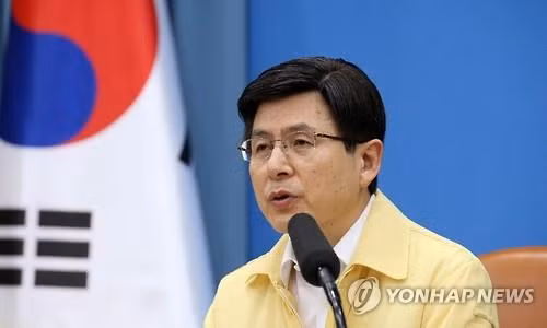 Quyền Tổng thống Hàn Quốc Hwang Kyo-ahn, ảnh: Yonhap News.