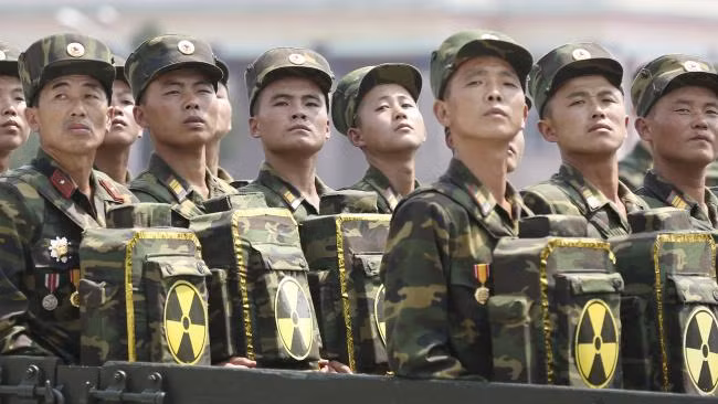 Lính Triều Tiên trong lễ duyệt binh tại quảng trường Kim Nhật Thành hôm 15/4, ảnh: news.com.au. Lính Triều Tiên trong lễ duyệt binh tại quảng trường Kim Nhật Thành hôm 15/4, ảnh: news.com.au.
