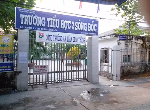 Trường tiểu học 2 Sông Đốc, huyện Trần Văn Thời, tỉnh Cà Mau (ảnh: P.L) Trường tiểu học 2 Sông Đốc, huyện Trần Văn Thời, tỉnh Cà Mau (ảnh: P.L)