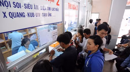 Bệnh nhân nghèo phải gánh thêm chi phí "hoa hồng" cho các bác sĩ khi làm các xét nghiệm theo chỉ định. Bệnh nhân nghèo phải gánh thêm chi phí "hoa hồng" cho các bác sĩ khi làm các xét nghiệm theo chỉ định.