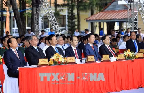Chủ tịch nước Trần Đại Quang, các đồng chí lãnh đạo, nguyên lãnh đạo Đảng, Nhà nước dự Lễ kỷ niệm. (Ảnh: TTXVN)