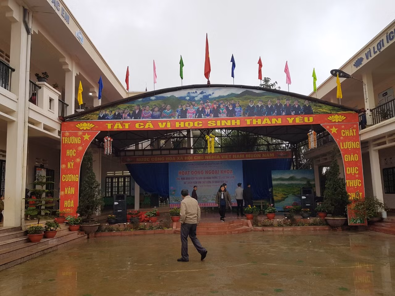 Khẩu hiệu: Tất cả vì học sinh thân yêu (Ảnh:giaoduc.net.vn)