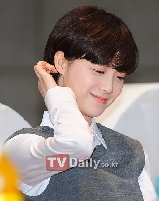 Goo Hye Sun tham dự buổi tọa đàm cùng các đạo diễn với mái tóc tém trẻ trung và cá tính Goo Hye Sun tham dự buổi tọa đàm cùng các đạo diễn với mái tóc tém trẻ trung và cá tính