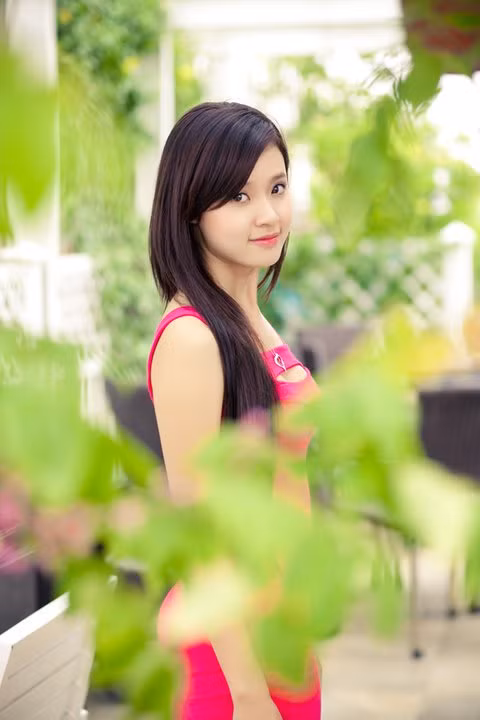 Dù là thế, nhưng không ít người đều cho rằng vai diễn Xuân Hoa của Midu đã tạo được điểm nhấn cho bộ phim nhờ vào lối diễn xuất đầy tiến bộ của cô nàng. Đây là điều đáng lưu ý về sự thay đổi cực nhanh trong việc diễn xuất của Midu, nó khác xa so với các bộ phim teen trước, mặc dù chỉ là một hot girl mới chân ướt chân ráo bước vào làng điện ảnh.