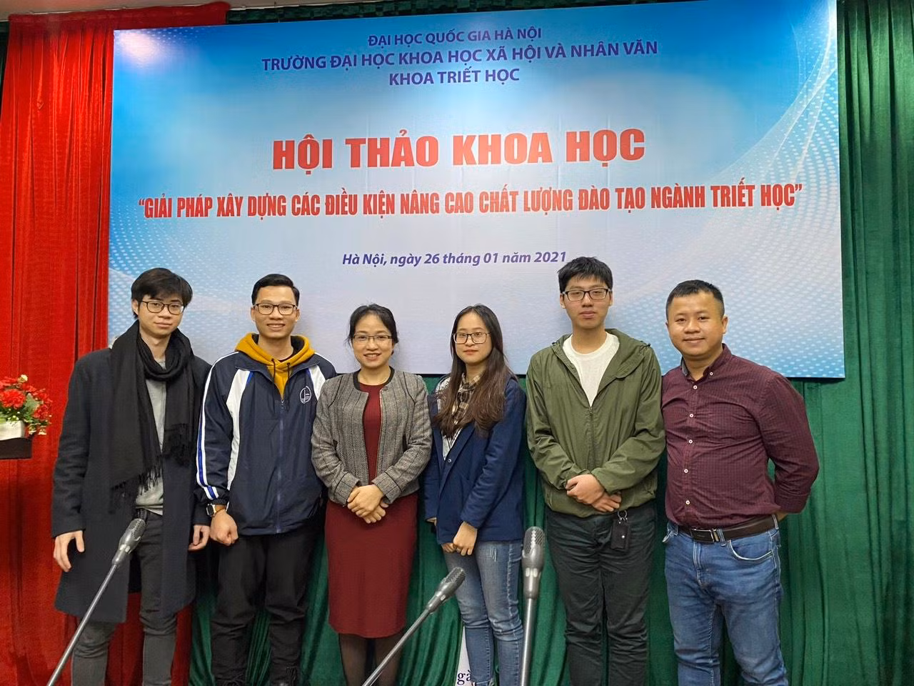 Giảng viên và sinh viên khoa Triết học tham dự Hội thảo khoa học "Giải pháp xây dựng các điều kiện nâng cao chất lượng đào tạo ngành Triết học" (ảnh: Tiến sĩ Phạm Hoàng Giang cung cấp)