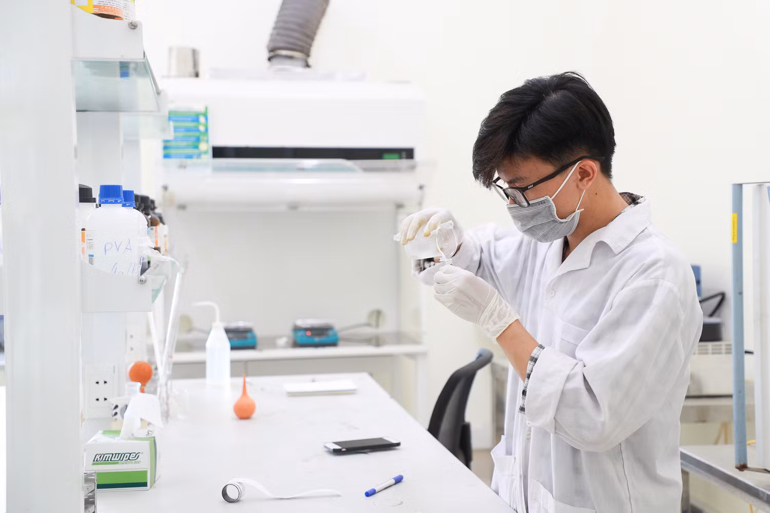 Hiện, Đại học Quốc gia Hà Nội là cơ sở giáo dục đại học duy nhất trong cả nước yêu cầu nghiên cứu sinh phải có công bố quốc tế Hiện, Đại học Quốc gia Hà Nội là cơ sở giáo dục đại học duy nhất trong cả nước yêu cầu nghiên cứu sinh phải có công bố quốc tế