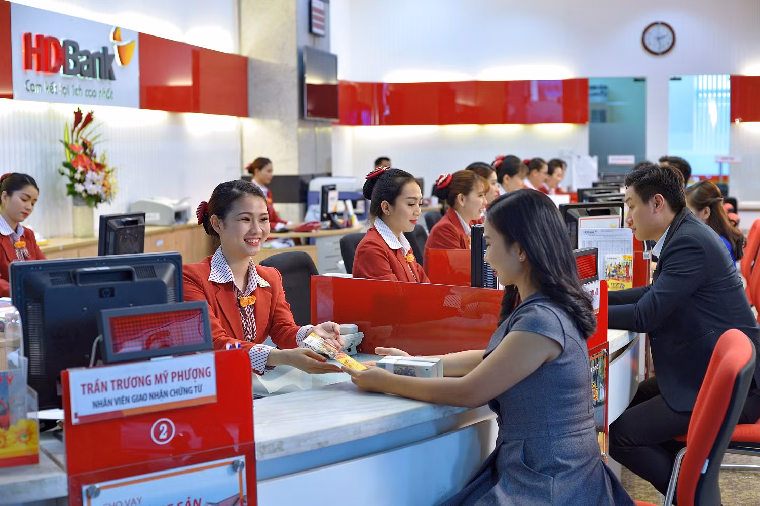 HDBank giảm lãi suất cho vay đến 2%-4,5%/năm dành cho Khách hàng khu vực nông thôn trong phòng chống dịch Covid-19. HDBank giảm lãi suất cho vay đến 2%-4,5%/năm dành cho Khách hàng khu vực nông thôn trong phòng chống dịch Covid-19.