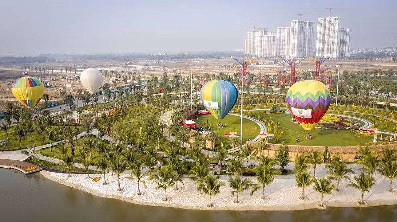 Lễ hội "Bonsai trường thọ và Tuần lễ văn hóa Nhật Bản" tại Vinhomes Smart City (Hà Nội).