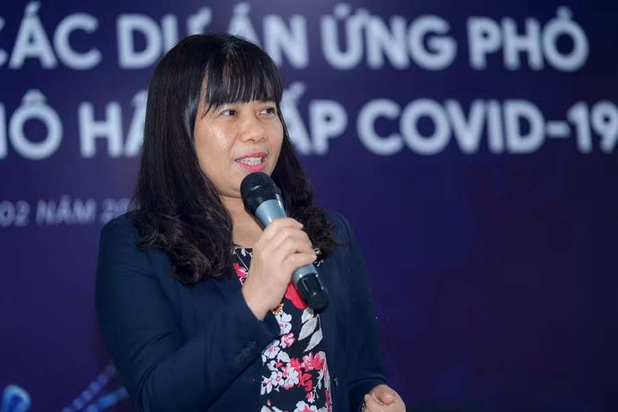 Giáo sư Lê Thị Thu Hương (Viện trưởng Viện Đào tạo Y học dự phòng và Y tế công cộng, Đại học Y Hà Nội) cho biết: “Từng nếm trải nhiều gian nan trong việc xin ngân sách phục vụ nghiên cứu, bà đã thực sự bị sốc khi nhận được tài trợ của Vingroup”. Giáo sư Lê Thị Thu Hương (Viện trưởng Viện Đào tạo Y học dự phòng và Y tế công cộng, Đại học Y Hà Nội) cho biết: “Từng nếm trải nhiều gian nan trong việc xin ngân sách phục vụ nghiên cứu, bà đã thực sự bị sốc khi nhận được tài trợ của Vingroup”.