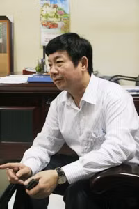 Ông Nguyễn Bá Nam, Hiệu trưởng Trường THPT Lê Quý Đôn (Ảnh: Phạm Thịnh) Ông Nguyễn Bá Nam, Hiệu trưởng Trường THPT Lê Quý Đôn (Ảnh: Phạm Thịnh)