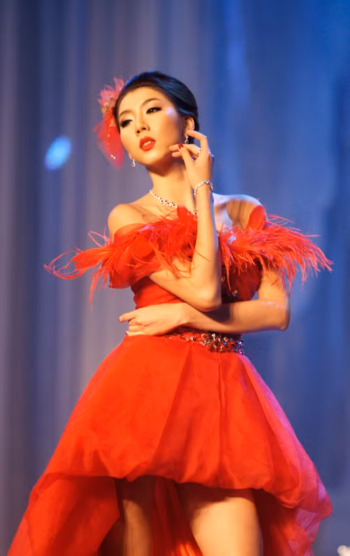Người mẫu Ngọc Quyên.