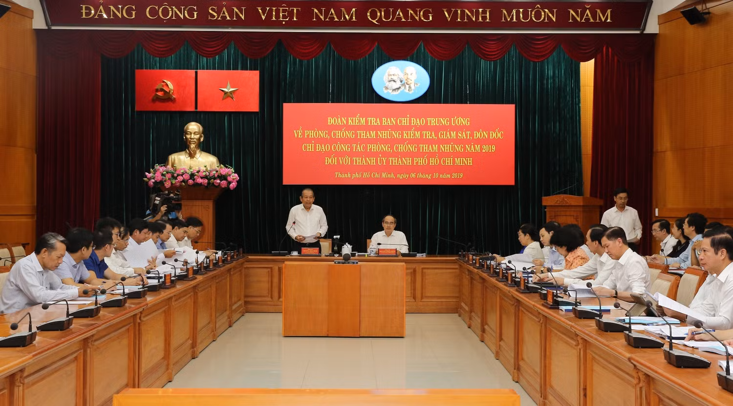 Buổi làm việc của Đoàn kiểm tra với Ban Thường vụ Thành ủy Thành phố Hồ Chí Minh chiều 6/10. Ảnh: VGP/Mạnh Hùng Buổi làm việc của Đoàn kiểm tra với Ban Thường vụ Thành ủy Thành phố Hồ Chí Minh chiều 6/10. Ảnh: VGP/Mạnh Hùng