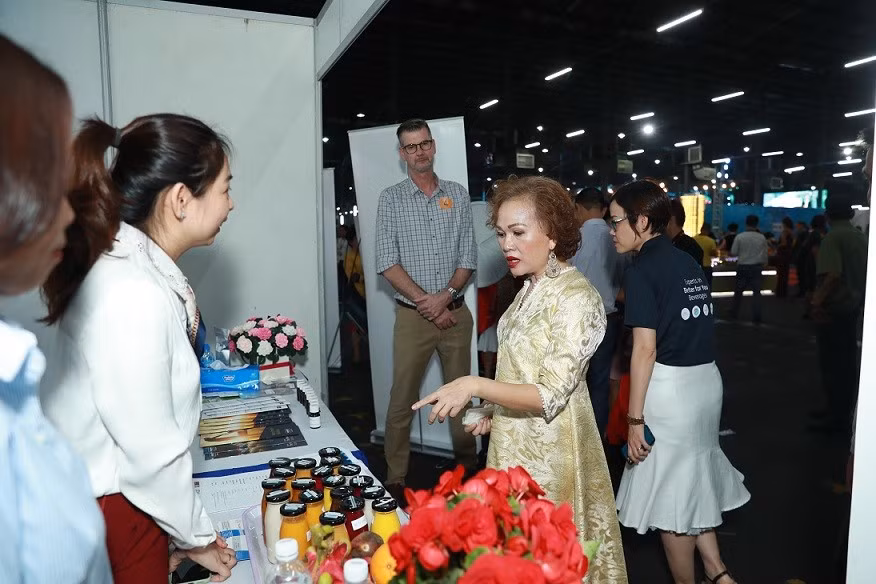 Ngày hội của Tân Hiệp Phát cũng là dịp để các đối tác, nhà cung cấp trưng bày sản phẩm để giới thiệu tới hàng chục ngàn khách tham dự.