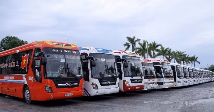 Phó Thủ tướng Trịnh Đình Dũng yêu cầu Bộ Giao thông vận tải khẩn trương hoàn thiện dự thảo Nghị định về kinh doanh vận tải bằng ô tô. (Ảnh minh họa: VGP)