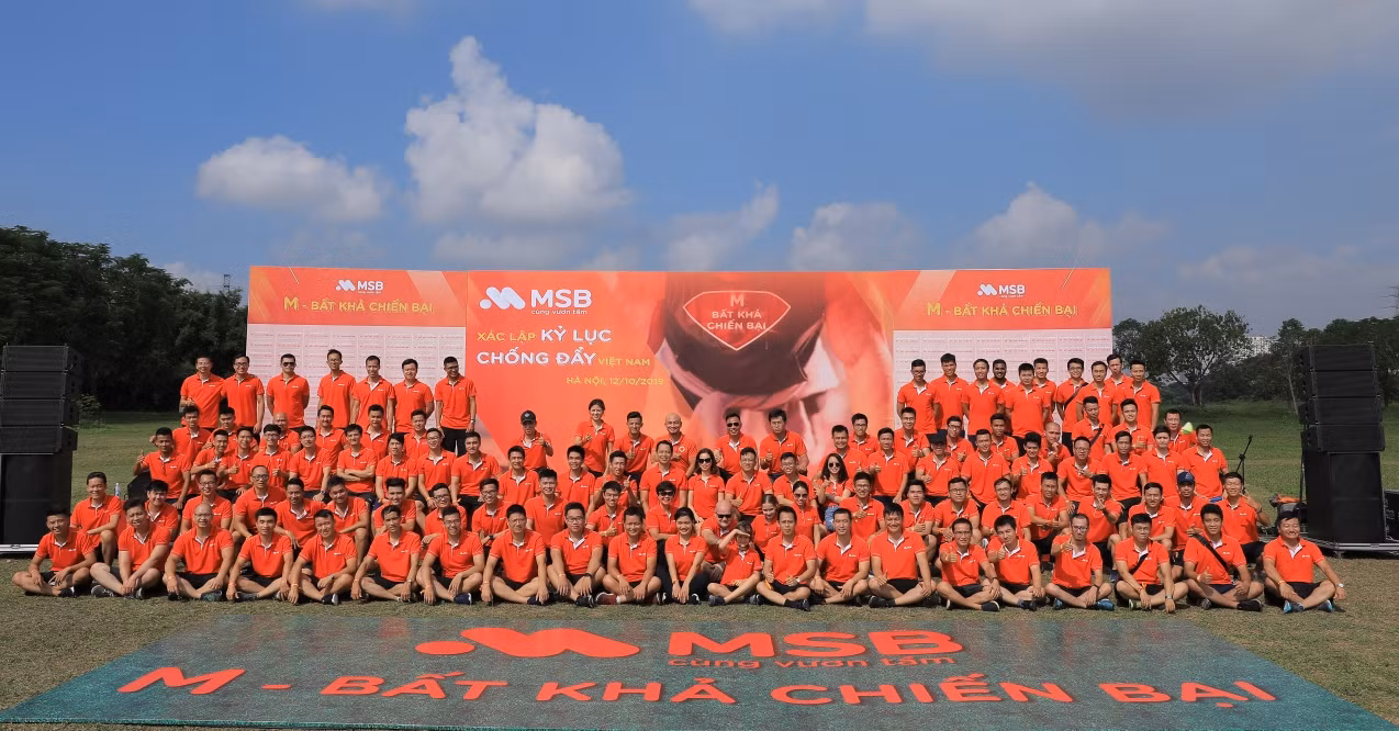 Các cán bộ nhân viên tham gia sự kiện Xác lập kỷ lục chống đẩy Việt Nam Các cán bộ nhân viên tham gia sự kiện Xác lập kỷ lục chống đẩy Việt Nam