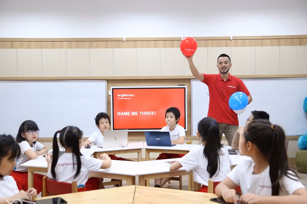 Mô hình tiếng Anh ứng dụng công nghệ thông minh của Hàn Quốc đã xuất hiện tại Việt Nam với tên gọi English Now. Mô hình tiếng Anh ứng dụng công nghệ thông minh của Hàn Quốc đã xuất hiện tại Việt Nam với tên gọi English Now.