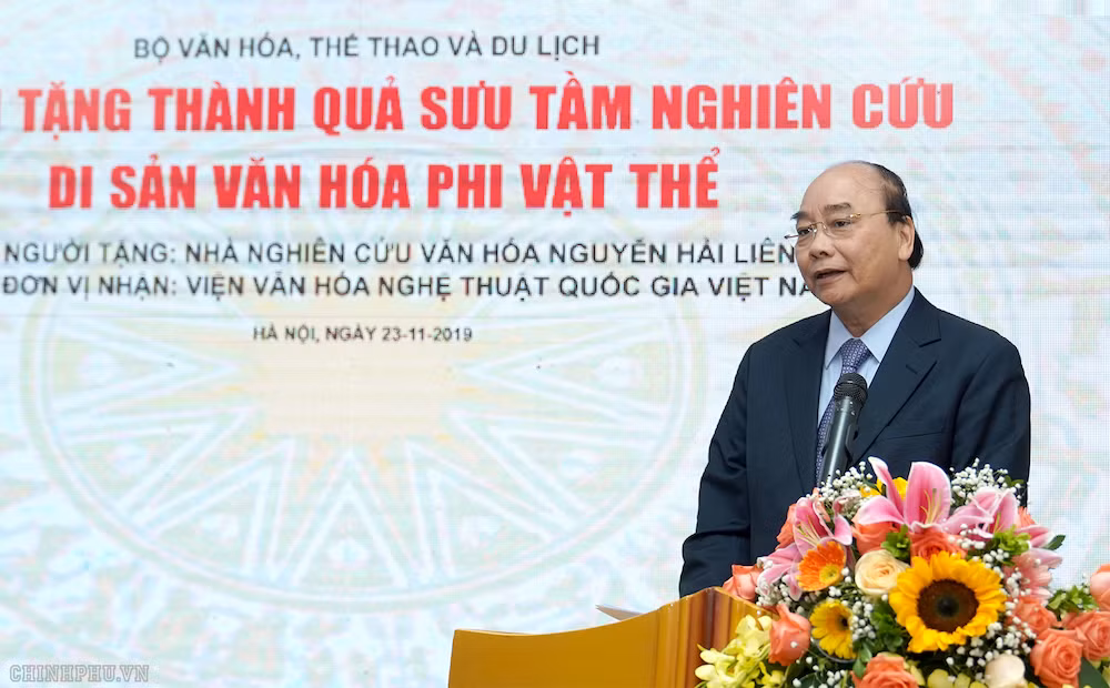 Thủ tướng Nguyễn Xuân Phúc: Phải biến văn hóa trở thành di sản, tạo sinh kế cho người dân. Ảnh VGP/Quang Hiếu Thủ tướng Nguyễn Xuân Phúc: Phải biến văn hóa trở thành di sản, tạo sinh kế cho người dân. Ảnh VGP/Quang Hiếu