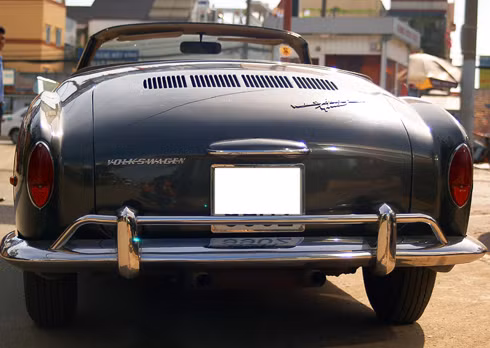 Sau khi mẫu thiết kế được ban điều hành Volkswagen phê duyệt, tháng 8/1955 chiếc Type 14 đầu tiên được sản xuất tại Osnabrück (Đức). Phản ứng của thị trường vượt qua sự mong đợi của ban lãnh đạo công ty, hơn 10.000 xe bán ra ngay trong năm đầu tiên.