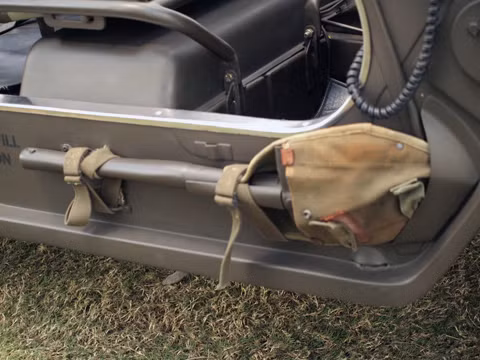 "Đồ chơi" thường thấy trên Jeep M151 A2. "Đồ chơi" thường thấy trên Jeep M151 A2.