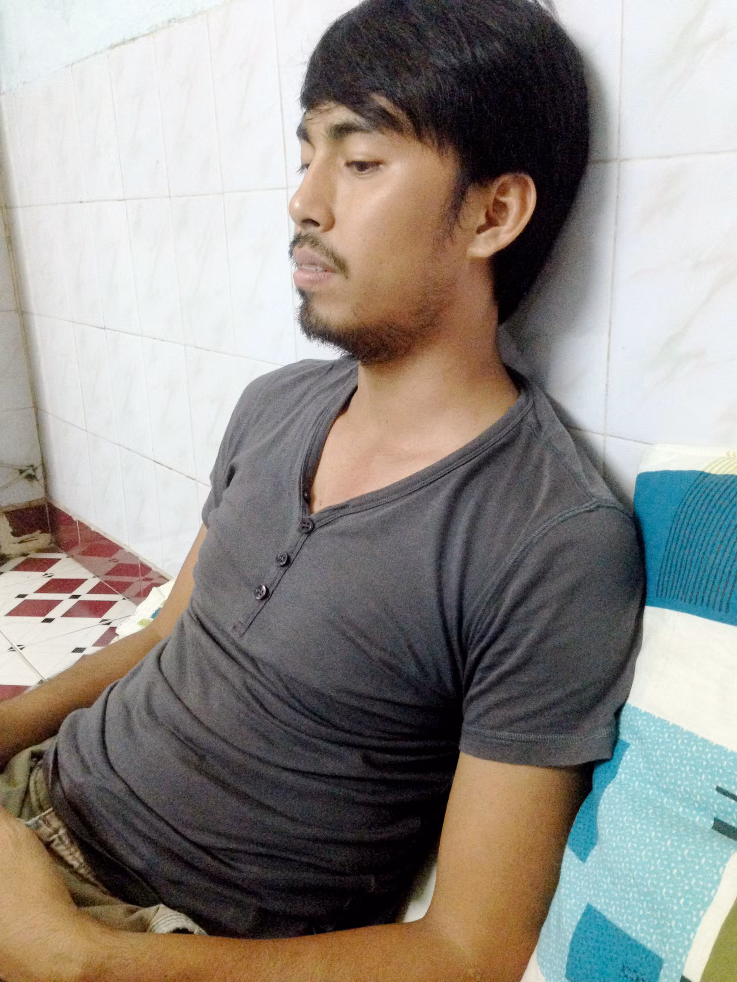 Duy Nhân xuống tinh thần khi biết mình mắc bệnh ung thư vòm họng. Duy Nhân xuống tinh thần khi biết mình mắc bệnh ung thư vòm họng.