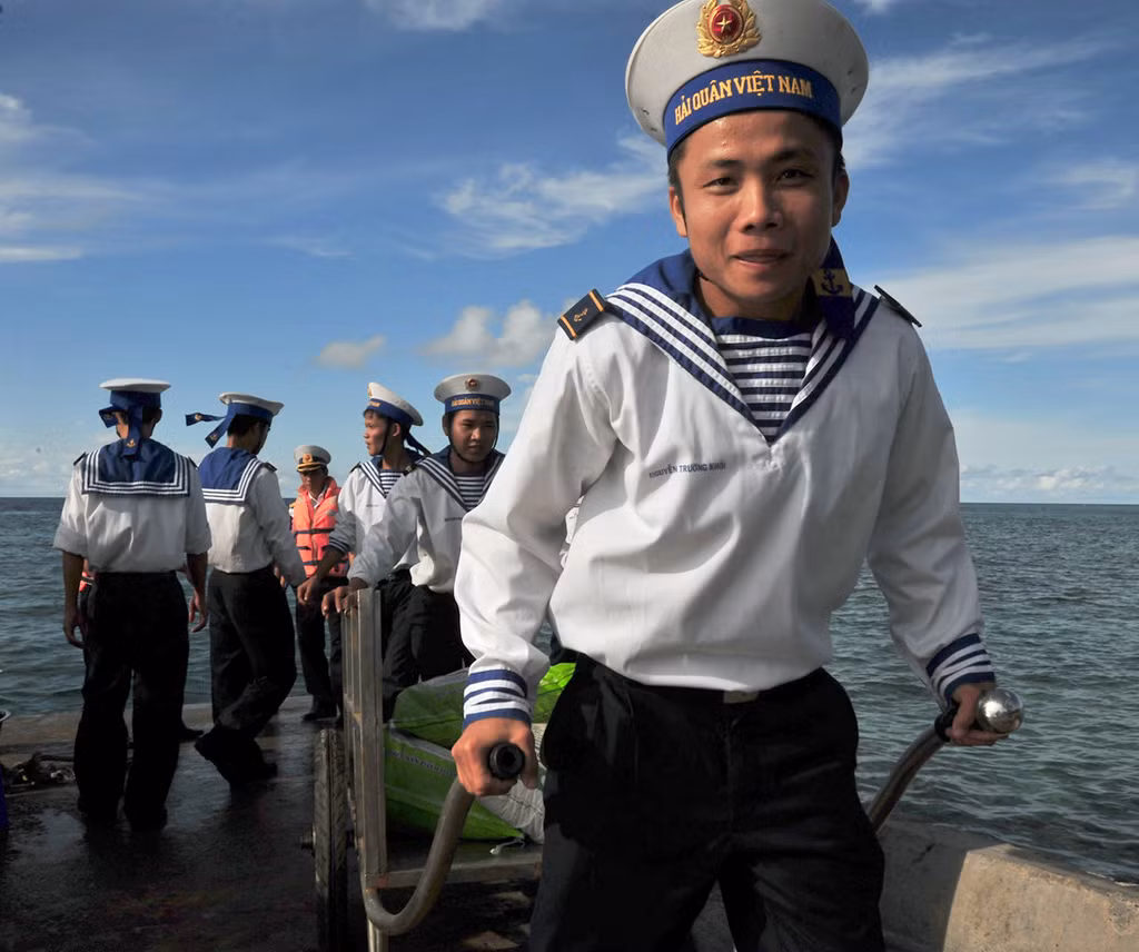 "Ngày lao động bình thường của chiến sĩ"