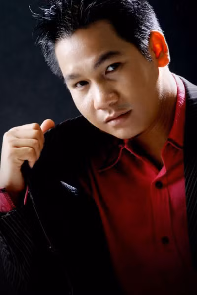 “Vừa qua, tôi đã nhận được mức kỷ luật, đó là cảnh cáo của Học viện Âm nhạc quốc gia Việt Nam và đã có 20 ngày không biểu diễn, tôi nghĩ rằng tôi đã đủ thấm thía để biết phán xét mọi vấn đề, biết sẽ xử lý như thế nào với những tình huống tương tự trong tương lai”.(Theo Zing)