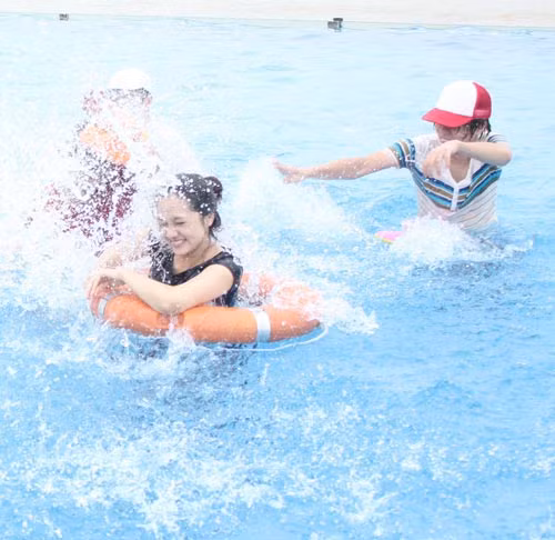 Được khán giả kỳ vọng, nhưng khi xuất hiện tại vòng Đối đầu, cặp đôi lại khiến người hâm mộ thất vọng và hụt hẫng bởi lộ nhiều điểm yếu trong giọng hát. Được khán giả kỳ vọng, nhưng khi xuất hiện tại vòng Đối đầu, cặp đôi lại khiến người hâm mộ thất vọng và hụt hẫng bởi lộ nhiều điểm yếu trong giọng hát.