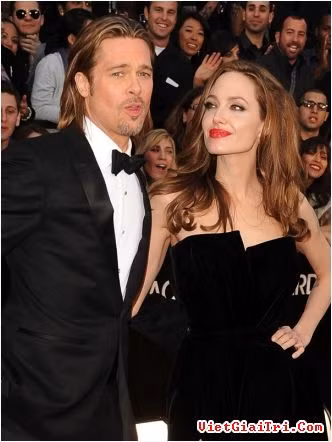 Đám cưới 2 ngôi sao hàng đầu Hollywood đang là mối quan tâm hàng đầu của giới truyền thông