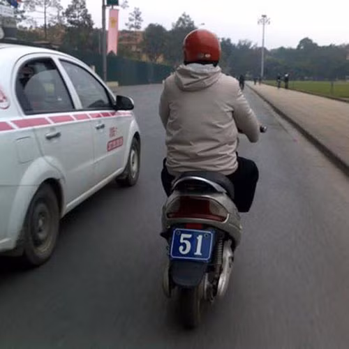 Biển số và số nhà, cùng là ... số Biển số và số nhà, cùng là ... số