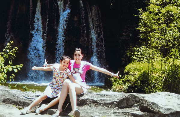 Coi Ngọc Hân là thần tượng, Tú Anh sẽ không lấn sân vào giới showbiz mà thích một cuộc sống bình thường và tham gia các hoạt động từ thiện. Cô cho biết: "Hoa hậu không phải là một cái nghề và sắc đẹp nào cũng chỉ tồn tại trong một thời gian nhất định. Bởi vậy, em không muốn nổi tiếng bằng cách tạo ồn ào. Em muốn dành thời gian làm những việc có ích cho xã hội". Coi Ngọc Hân là thần tượng, Tú Anh sẽ không lấn sân vào giới showbiz mà thích một cuộc sống bình thường và tham gia các hoạt động từ thiện. Cô cho biết: "Hoa hậu không phải là một cái nghề và sắc đẹp nào cũng chỉ tồn tại trong một thời gian nhất định. Bởi vậy, em không muốn nổi tiếng bằng cách tạo ồn ào. Em muốn dành thời gian làm những việc có ích cho xã hội".