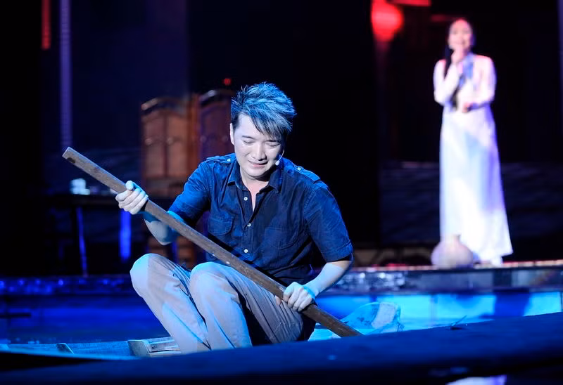 Giọt nước mắt rất thật, tiếng gào thét thảng thốt vì số phận nghèo khổ của chàng trai được Đàm thể hiện bằng chính cảm xúc anh từng trải qua từ thuở hàn vi.