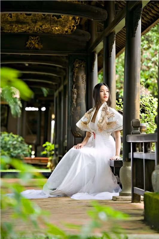 Hoa hậu Thuỳ Dung trông thật lạ lẫm trong bộ ảnh này. Hoa hậu Thuỳ Dung trông thật lạ lẫm trong bộ ảnh này.