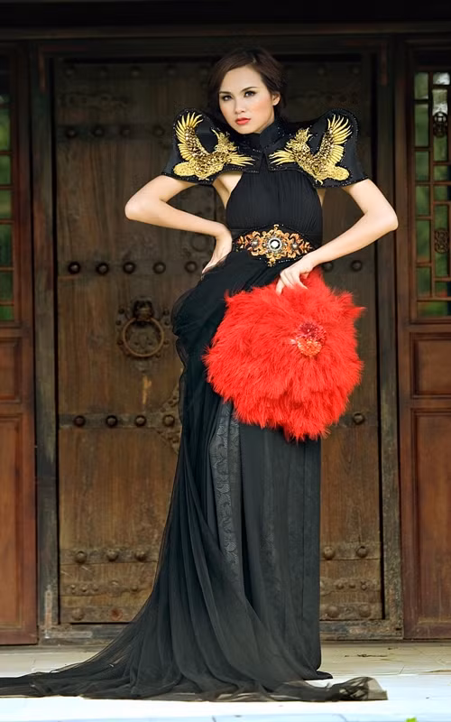 Trong những ngày qua, cư dân mạng xôn xao tin đồn cựu Hoa hậu Thế giới Người Việt năm 2010, Diễm Hương sắp lấy chồng. Diễm Hương đã bình thản, chọn giải pháp im lặng… Trong những ngày qua, cư dân mạng xôn xao tin đồn cựu Hoa hậu Thế giới Người Việt năm 2010, Diễm Hương sắp lấy chồng. Diễm Hương đã bình thản, chọn giải pháp im lặng…